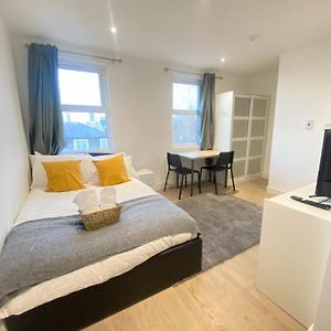 Cozy En-Suite Near Stratford